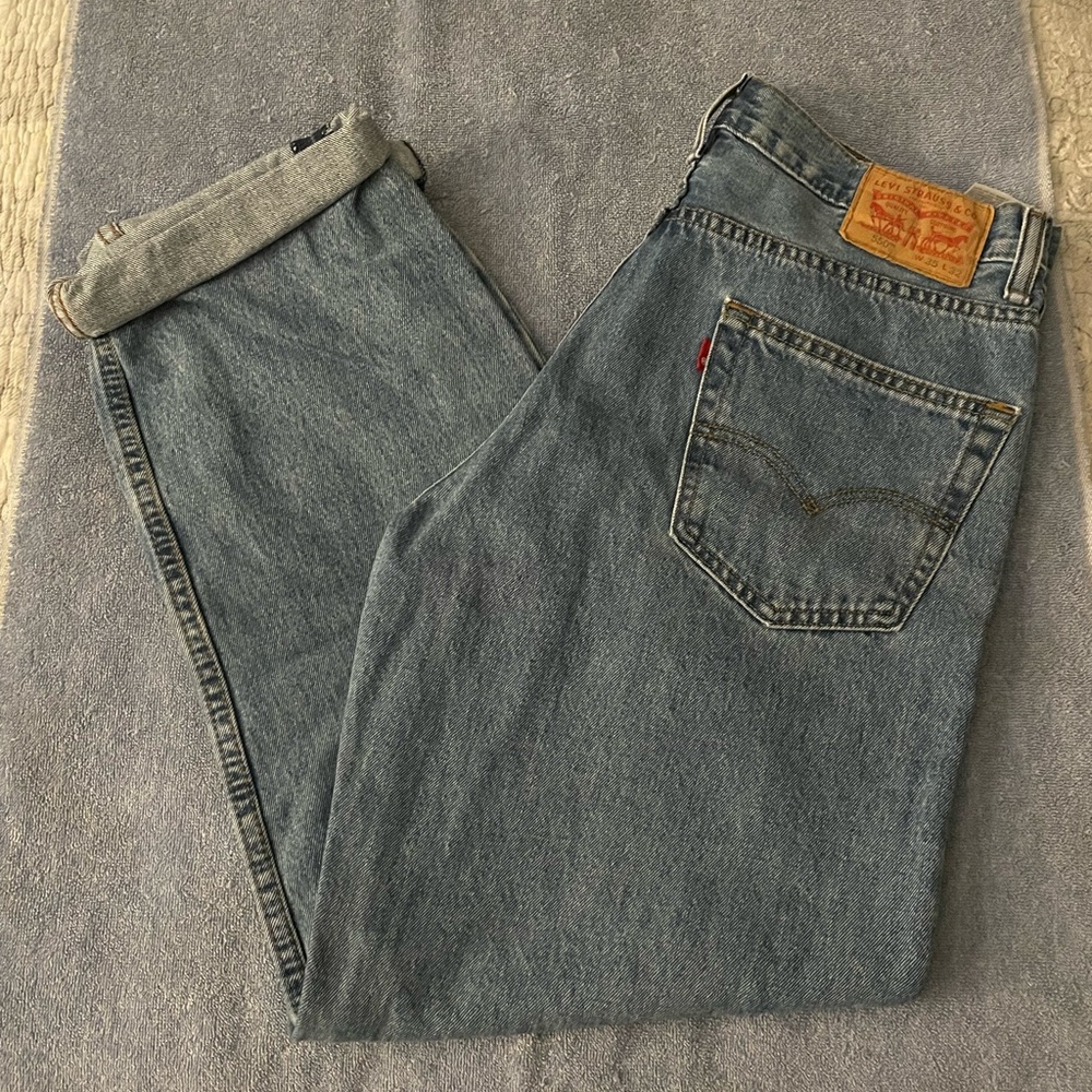 Levis 550’s size 35x32 light blue washed color Mens
